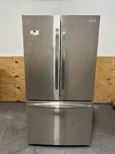 lot 79 image: FRIGIDAIRE Refrigerator Model FRFN2823AS1 (090723647)