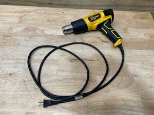 lot 104 image: TOLSEN Heat Gun
