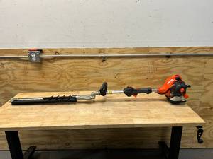 lot 107 image: ECHO 21 in. 21.2 cc Gas 2-Stroke Hedge Trimmer with 20 in. Shaft