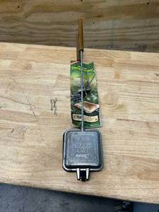 lot 112 image: Aluminum Camp Cooker
