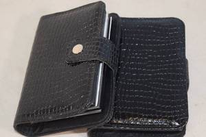 lot 64 image: 2ct Portable Makeup Case Black Crocodile Scale Texture