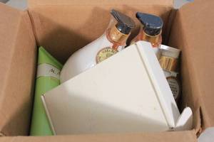 lot 24 image: Collection of Assorted Unopened Shower and Skincare Products