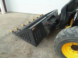 lot 33 image: Land Honer Rock Bucket 78