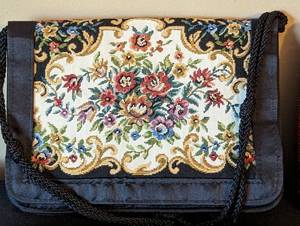 lot 138 image: Vintage Clutches and Purses