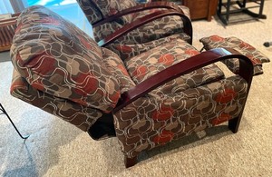 lot 56 image: Two Contemporary Reclining Chairs
