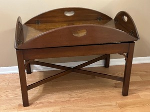 lot 25A image: Vintage Kittinger Butler Tray Coffee Table