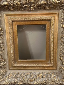 lot 26A image: Beautiful Vintage Gilded Picture Frame