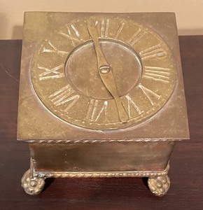lot 173 image: Vintage Historic Charleston Reproduction Brass Trinket Box