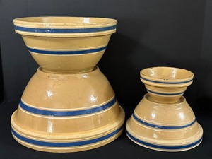 lot 16A image: Vintage Pottery Nesting Mixing Bowl Set