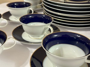 lot 99 image: Rosenthal Claudine Cobalt Blue China Set