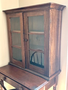 lot 8 image: Vintage Desk and Chair