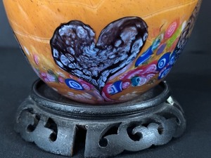 lot 85 image: Artisan Butterscotch Art Glass Vase