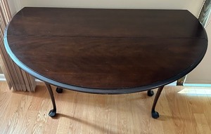 lot 11 image: Vintage Cherry Drop Leaf Tea Table