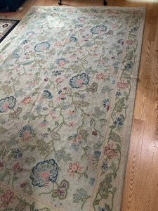 lot 18 image: Vintage Crewel Rug