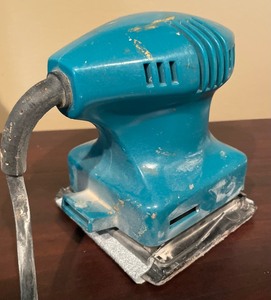 lot 221 image: Makita Sander