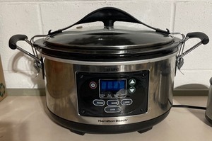 lot 263 image: Stainless Steel Slow Cookers by Hamiton Beach and Crock Pot