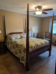 lot 25 image: Beautiful Four Poster Pencil Queen Size Bed Frame