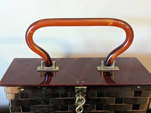 lot 46 image: Vintage Dorset Rex Lucite and Woven Gold Metal Handbag