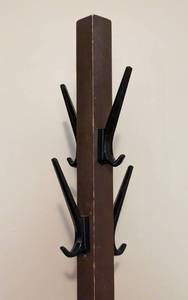 lot 118 image: Wood Coat Rack