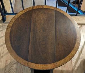lot 186 image: Vintage Round Drop Leaf Side Table