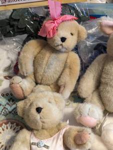 lot 271 image: Muffy Vanderbears and Accessories