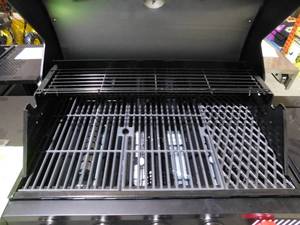 lot 71A image: Dyna-Glo 5-Burner Natural Gas Grill in Matte Black with TriVantage Multi-Functional Cooking System