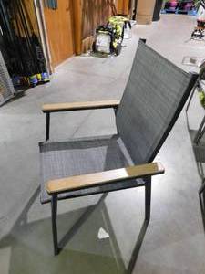 lot 91 image: Black Stackable Lightweight Aluminum Patio Outdoor Dining Chair (2-Pack)