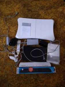 lot 13 image: WiiWiiU Lot - System & Accessories