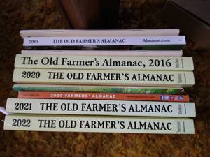lot 85 image: (9) Farmers Almanacs