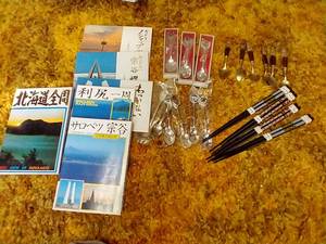 lot 88 image: Asian Souvenir Lot - Postcard Packets, Spoons & Chopsticks
