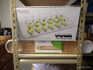 lot 112 image: NEW Appetizer Tray & French Bread Board