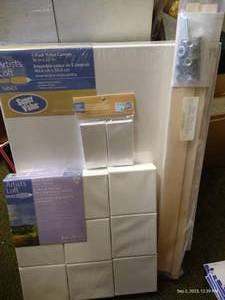 lot 137 image: NEW Canvases & Easel