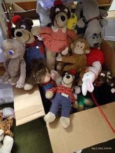 lot 186 image: Vintage Stuffed Animals