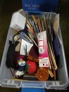lot 188 image: Vintage Sewing Notions & Crotchet Hooks