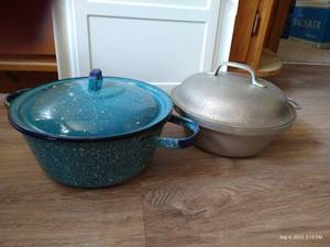lot 318 image: Enamelware Pot & Century Hammered Aluminum Pot