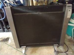 lot 356 image: Soleus Air Heater