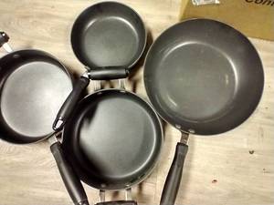 lot 382 image: Onieda Hard Ionized Steller Pans