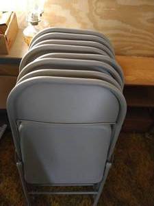 lot 389 image: 8 Very Nice Folding Chairs