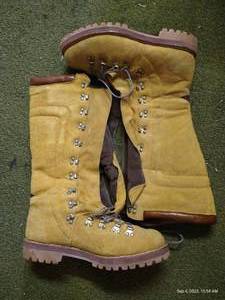 lot 232 image: Long Lace-Up Matterhorn Mens Boots