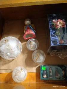 lot 263 image: Glass Ornaments & Holiday Decore