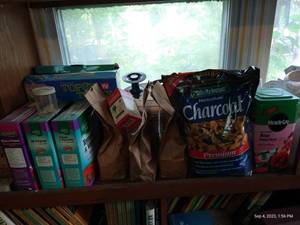 lot 287 image: Fertilizers, Plant Foods, Topsy-Turvy Planters, Etc