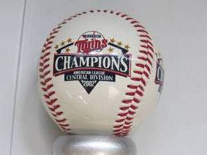 Michelob Golden Light 2002 Minnesota Twins Central Division Champions Beer Tap