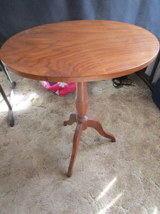 lot 22 image: Tilt top table, 14 x 19 x 25-12...