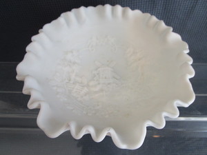 lot 25 image: Windmill bowl, crimped edge satin g...