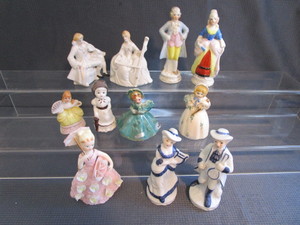 lot 66 image: Figurines Japan ceramics with Jose...