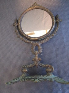 lot 81 image: Dressing mirror 8-12 x 13...