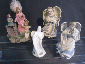 lot 91 image: Angels 10 fiber optic, musical 8...