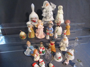 lot 95 image: Bells Christmas, Fenton, Angels wi...