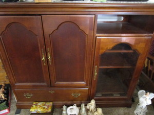 lot 107 image: Television armoire, 56 x 21 x 46...