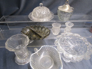 lot 139 image: Hobnail opalescent heart nappy, Stu...
